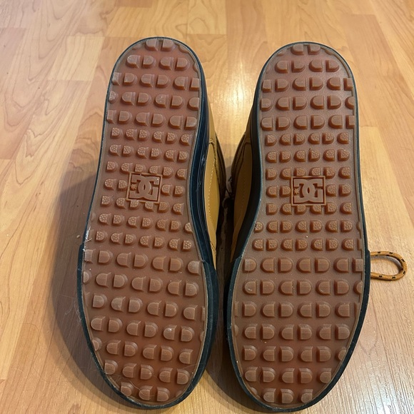 DC men’s winter shoes - Picture 2 of 5